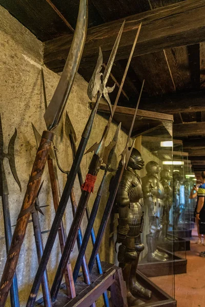 Çek Cumhuriyeti Prag 'ın Kale semt caddesi Zırhlı Sergisi.