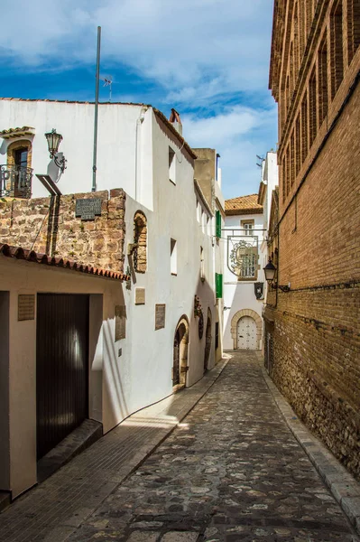 Barselona 'da Sitges tipik sokak Landmark, Katalonya, Ispanya.