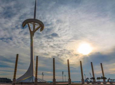 Barcelona, Katalonya, İspanya 'nın Montjuic bölgesindeki iletişim kulesi.