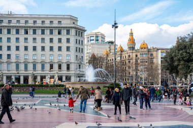 Placa de Catalunya, Barcelona, İspanya 'da katalonya meydanı.