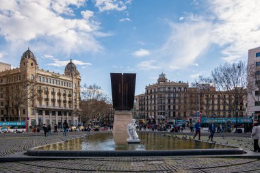 Placa de Catalunya, Barcelona, İspanya 'da katalonya meydanı.