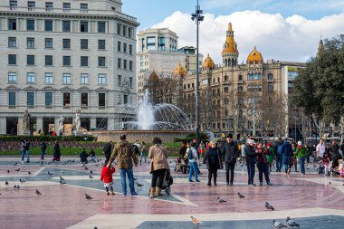 Placa de Catalunya, Barcelona, İspanya 'da katalonya meydanı.