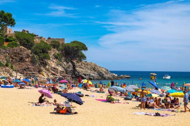 Palamos, Costa brava, Katalonya, İspanya 'daki manzara Fosca plajı