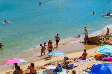 Palamos, Costa brava, Katalonya, İspanya 'daki manzara Fosca plajı
