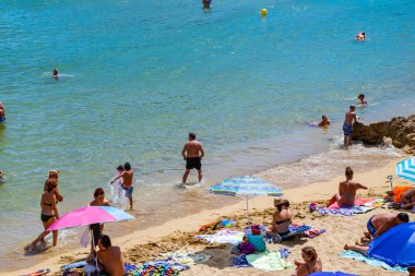 Palamos, Costa brava, Katalonya, İspanya 'daki manzara Fosca plajı