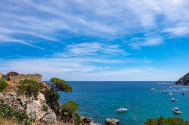 Palamos, Costa brava, Katalonya, İspanya 'daki manzara Fosca plajı
