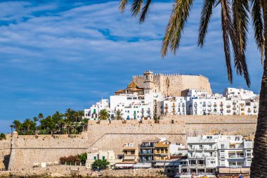 İspanya, Castellon 'daki Peniscola kalesi ve kasabası