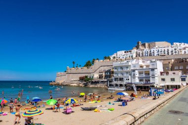 İspanya, Castellon 'daki Peniscola kalesi ve kasabası