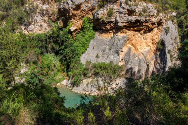 İspanya Castellon 'da termal suyu olan Montanejos Nehri