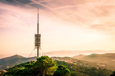 Barcelona, Katalonya, İspanya 'daki Tibidabo tema parkı dağı