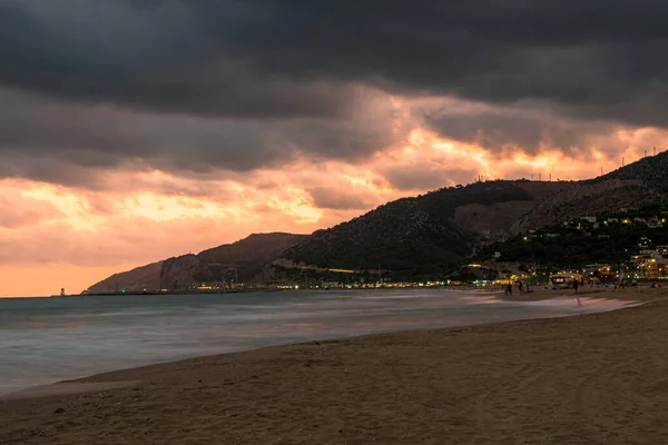 Puesta Sol Sobre Playa Castelldefels Cataluña España — Foto de Stock