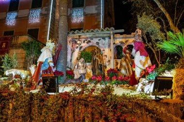 Castelldefels, Katalonya, İspanya 'da gece doğum sahnesi