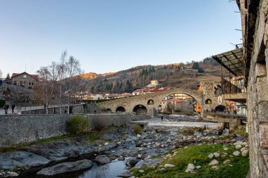İspanya 'nın Gerona kentindeki Ortaçağ Köprüsü