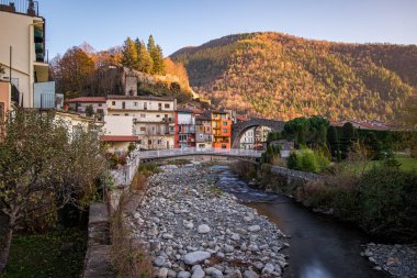 İspanya 'nın Gerona kentindeki Ortaçağ Köprüsü