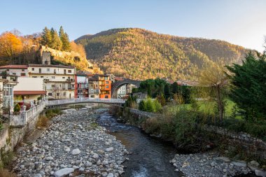 Gerona, İspanya 'daki antik ortaçağ kasabası Camprodon