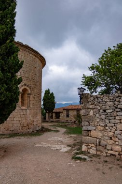 Katalonya, İspanya 'daki Siurana köyünün panoramik manzarası.