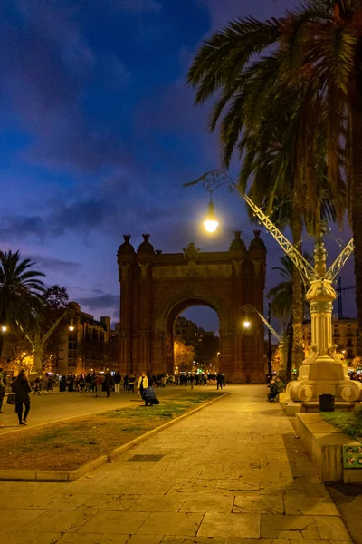 Arc Triomf ในบาร เซโลนาตอนกลางค คาตาโลเน สเปน — ภาพถ่ายสต็อก