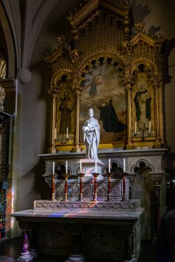 Montserrat Manastırı Barselona, Katalonya 'da dağda