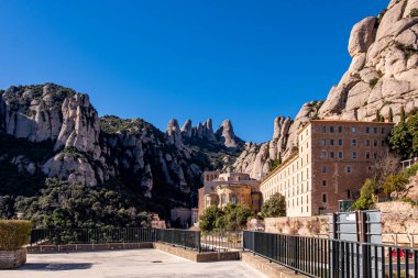 Montserrat Manastırı Barselona, Katalonya 'da dağda