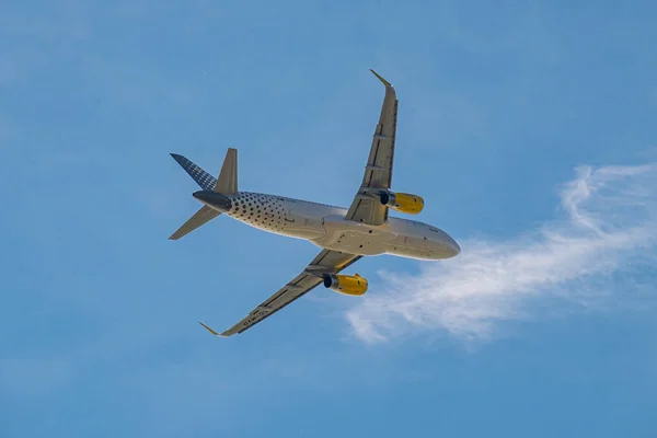 Avión Aterrizaje Cielo Despegando — Foto de Stock