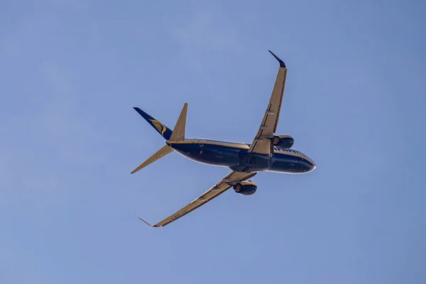 Avión Aterrizaje Cielo Despegando — Foto de Stock