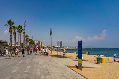 Barselona 'daki La Barceloneta plajı, Katalonya, İspanya.