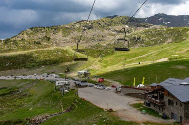 Pireneler 'deki Tristaina yüksek dağ gölleri, Andorra