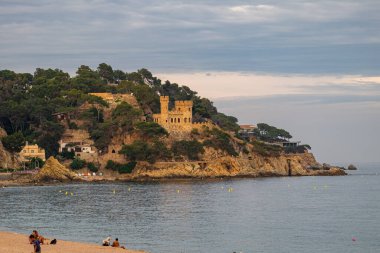 Katalonya 'nın Costa Brava' sındaki Lloret de Mar plajı, İspanya