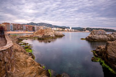 Katalonya 'nın Costa Brava' sındaki Lloret de Mar plajı, İspanya