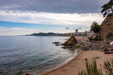 Katalonya 'nın Costa Brava' sındaki Lloret de Mar plajı, İspanya