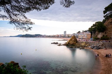 Katalonya 'nın Costa Brava' sındaki Lloret de Mar plajı, İspanya