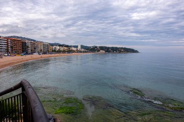 Katalonya 'nın Costa Brava' sındaki Lloret de Mar plajı, İspanya