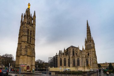 Fransa Bordeaux 'daki Katedral Saint Andre ve Pey Berland Kulesi.