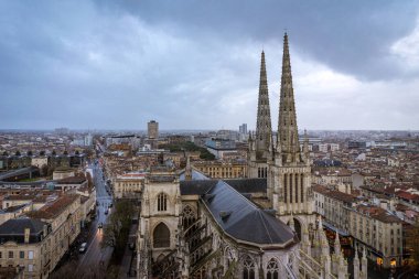 Fransa Bordeaux 'daki Katedral Saint Andre ve Pey Berland Kulesi.