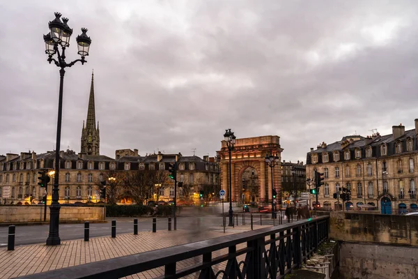 Porte Bourgogne Bordeaux France — стокове фото