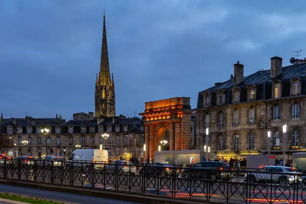 Porte Bourgogne Bordeaux France — стокове фото