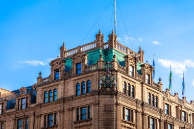 Londra, İngiltere ve İngiltere 'deki Harrods lüks mağazaları..