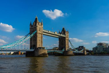 Londra 'daki kule köprüsü.