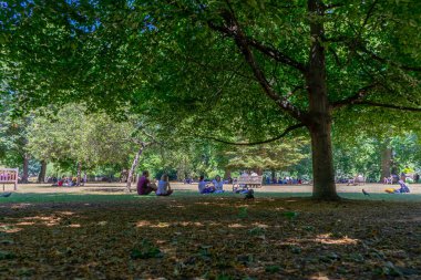 Londra, İngiltere 'deki St. James Parkı.