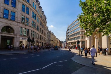 Londra, İngiltere 'deki Ludgate Hill Caddesi.