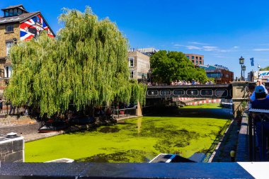 Londra, İngiltere ve İngiltere 'deki Camden pazarı..