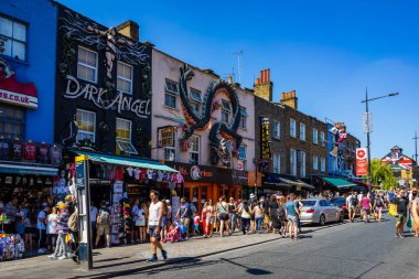 Londra, İngiltere ve İngiltere 'deki Camden pazarı..