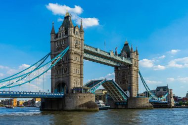 Londra 'daki kule köprüsü.