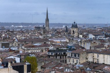 Fransa Bordeaux 'daki Katedral Saint Andre ve Pey Berland Kulesi.