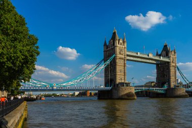 Londra 'daki kule köprüsü.