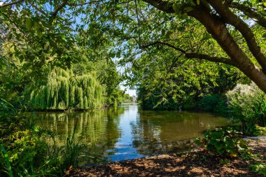 Londra, İngiltere 'deki St. James Parkı.