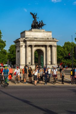 Wellington, İngiltere, Londra 'daki Duke anısına dikildi..