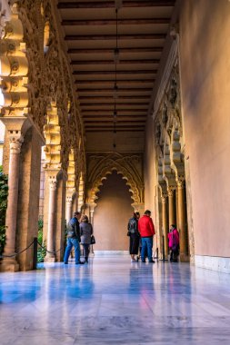 Palacio Aljaferia, İspanya 'nın Zaragoza kentindeki ortaçağ İslam sarayı..