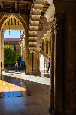 Palacio Aljaferia, İspanya 'nın Zaragoza kentindeki ortaçağ İslam sarayı..