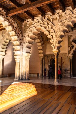 Palacio Aljaferia, İspanya 'nın Zaragoza kentindeki ortaçağ İslam sarayı..